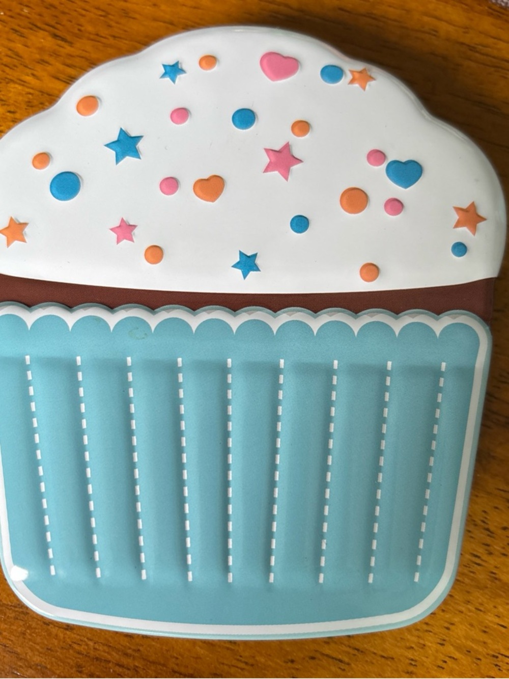 Amazon Cupcake Birthday Gift Card Tin -Empty